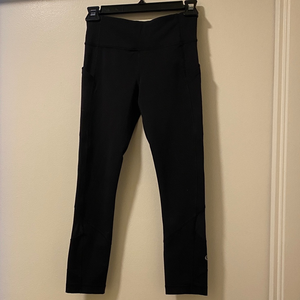 Authentic Lululemon Black Leggings with Side Pockets Size 2